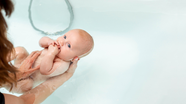 ¿cómo Bañar A Un Recién Nacido Secretos De Papá Recomendaciones